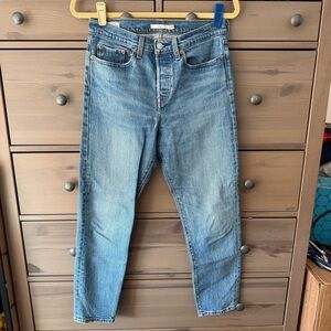 Levi's Wedgie Straight Leg Ankle Jeans with Button Fly, Medium Wash Size 28